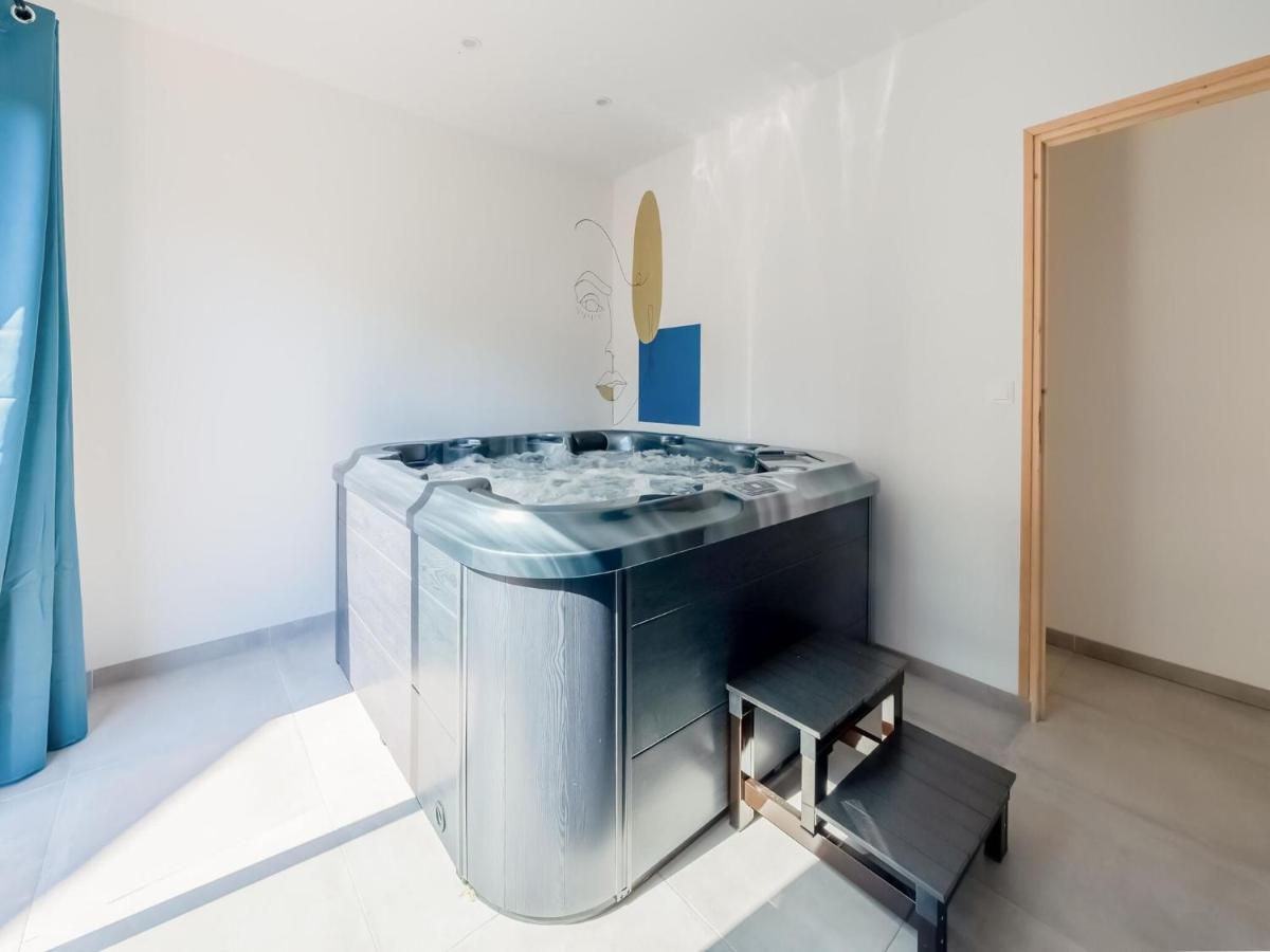 Fully Renovated House Only Few Minutes Walk Away From Ohama Beach 滨海维耶维尔 外观 照片