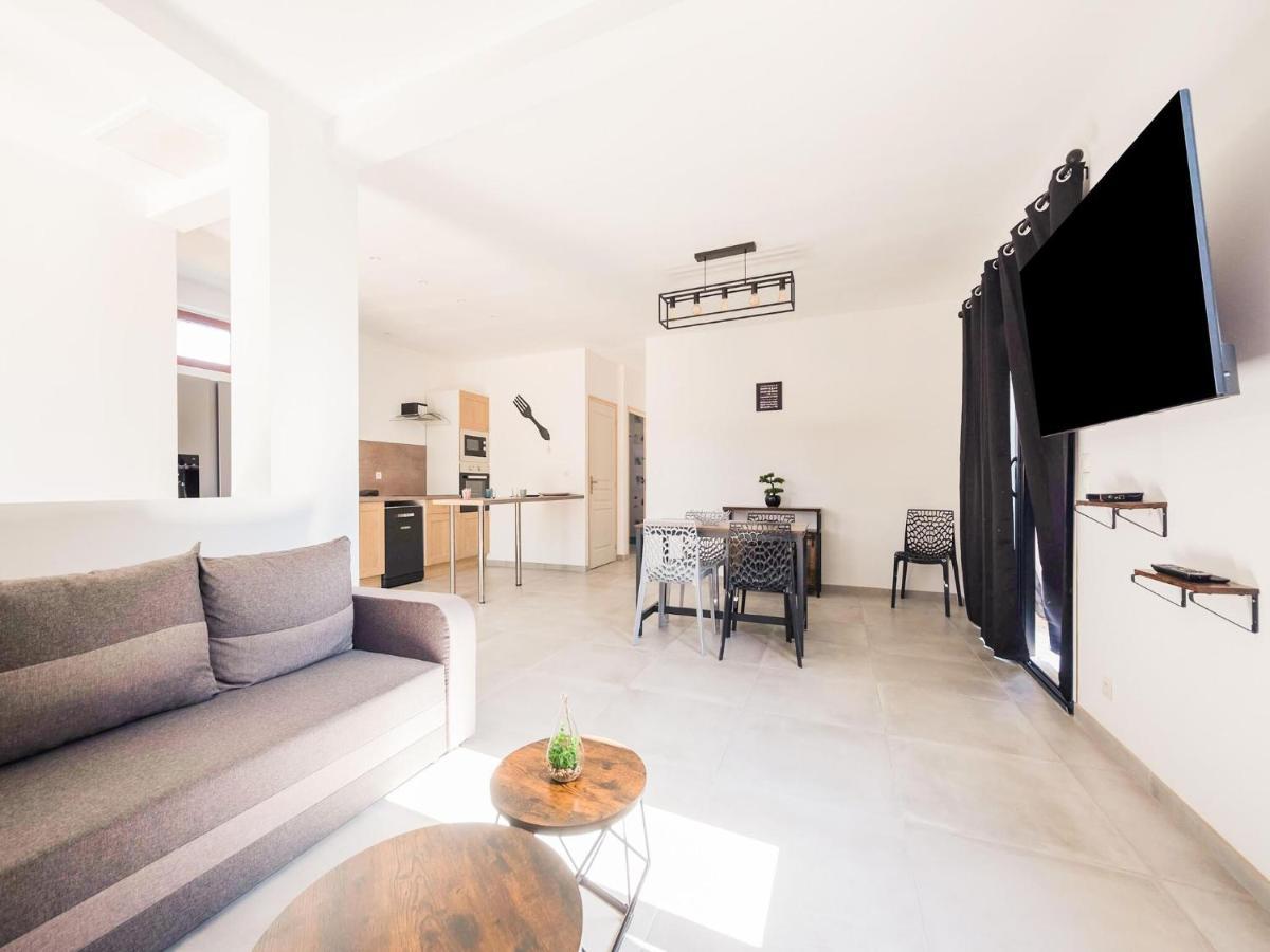 Fully Renovated House Only Few Minutes Walk Away From Ohama Beach 滨海维耶维尔 外观 照片